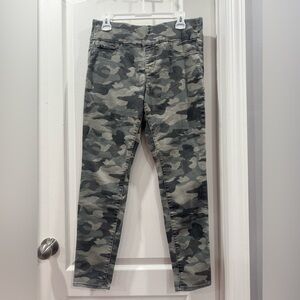Jordache Green and Black Camouflage Leggings